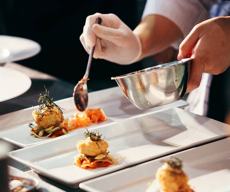 chef-with-food Avada Catering